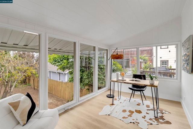 4152 Howe St, Oakland, CA 94611