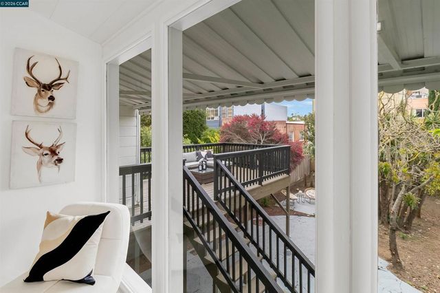 4152 Howe St, Oakland, CA 94611