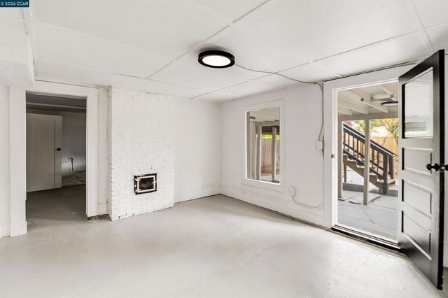 4152 Howe St, Oakland, CA 94611