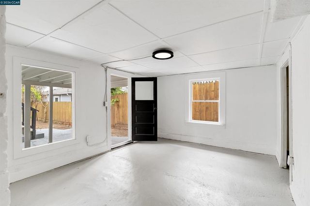 4152 Howe St, Oakland, CA 94611