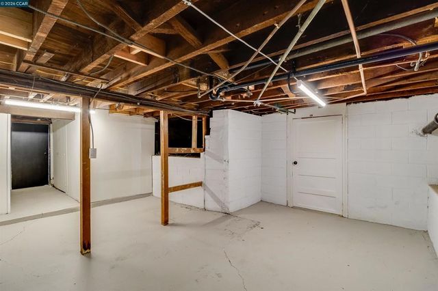 4152 Howe St, Oakland, CA 94611