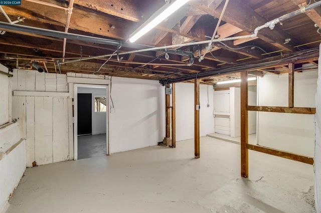 4152 Howe St, Oakland, CA 94611