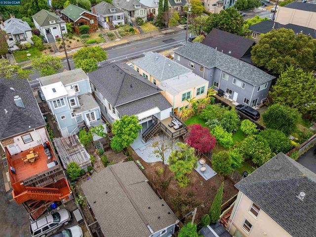 4152 Howe St, Oakland, CA 94611