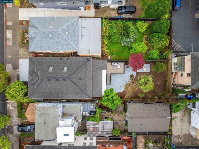 4152 Howe St, Oakland, CA 94611