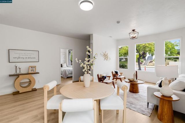 4152 Howe St, Oakland, CA 94611