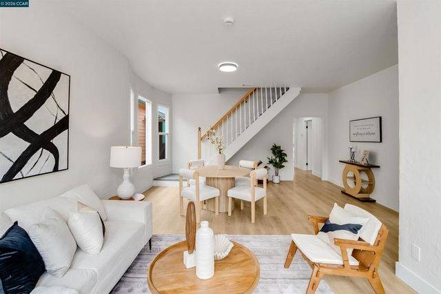 4152 Howe St, Oakland, CA 94611