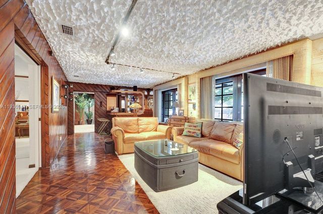 8115 SW 92nd Ct, Miami, FL 33173