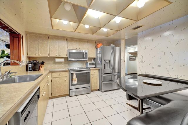 8115 SW 92nd Ct, Miami, FL 33173