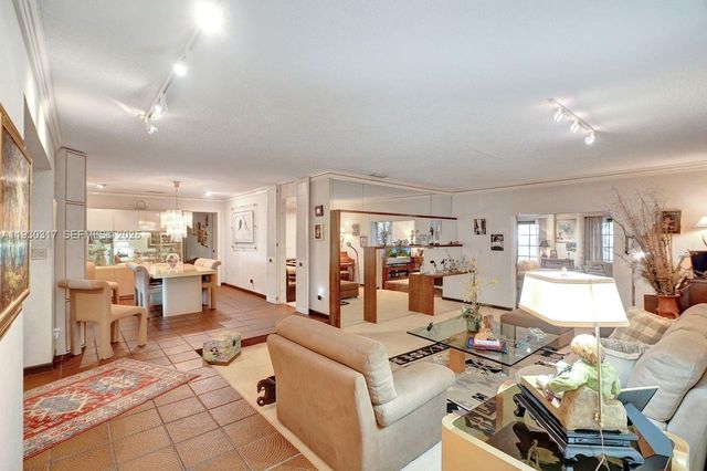 8115 SW 92nd Ct, Miami, FL 33173