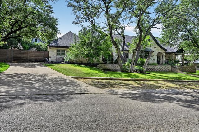 700 Willow Creek RD, Salado, TX 76571