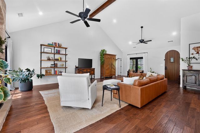 700 Willow Creek RD, Salado, TX 76571