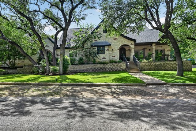 700 Willow Creek RD, Salado, TX 76571