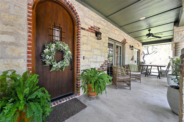 700 Willow Creek RD, Salado, TX 76571
