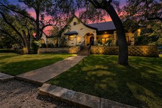 700 Willow Creek RD, Salado, TX 76571