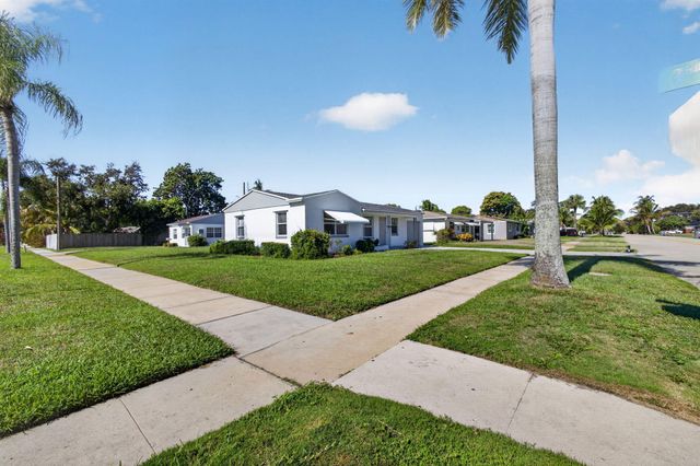 304 Cypress Drive, Lake Park, FL 33403