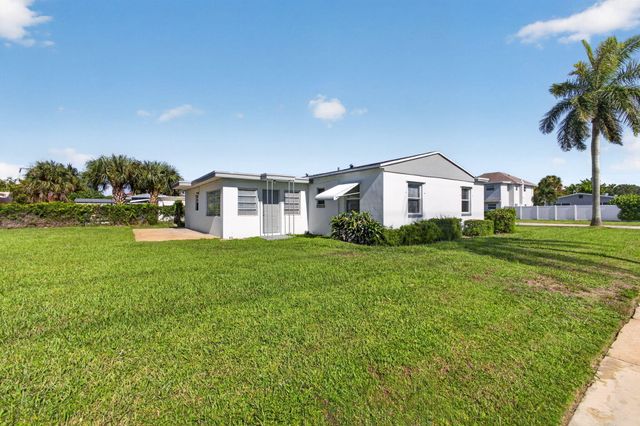 304 Cypress Drive, Lake Park, FL 33403