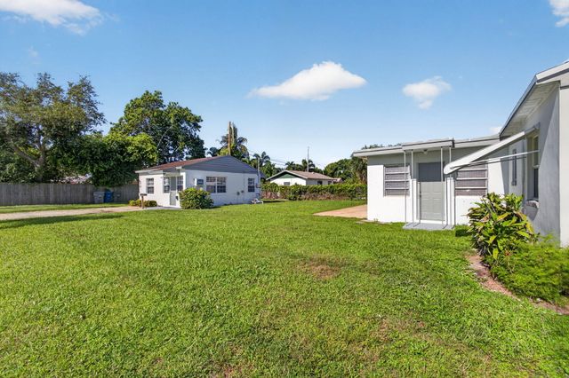 304 Cypress Drive, Lake Park, FL 33403