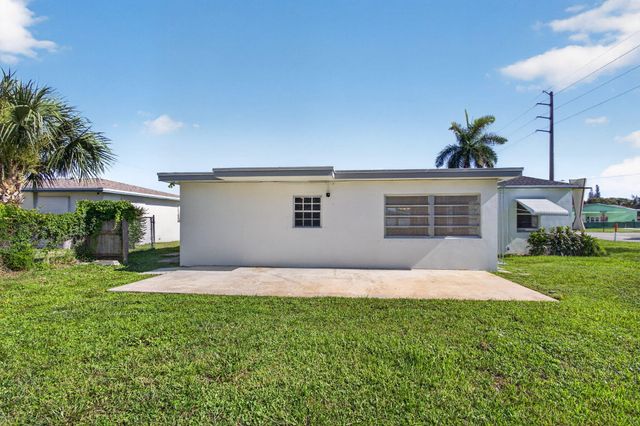 304 Cypress Drive, Lake Park, FL 33403