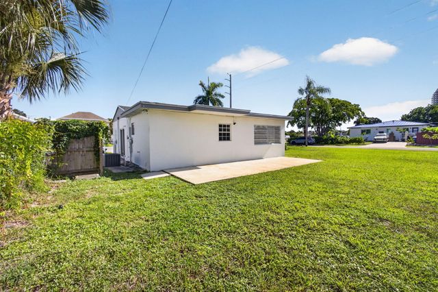 304 Cypress Drive, Lake Park, FL 33403