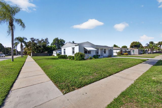 304 Cypress Drive, Lake Park, FL 33403