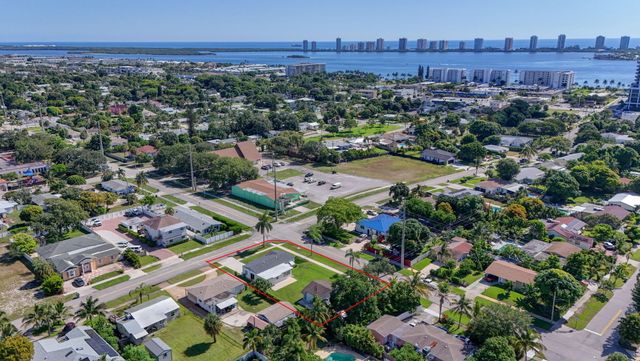 304 Cypress Drive, Lake Park, FL 33403