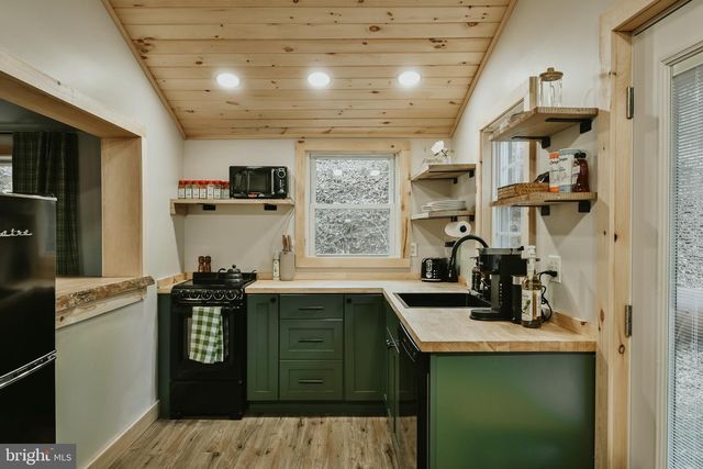 87 POND RD, Delta, PA 17314