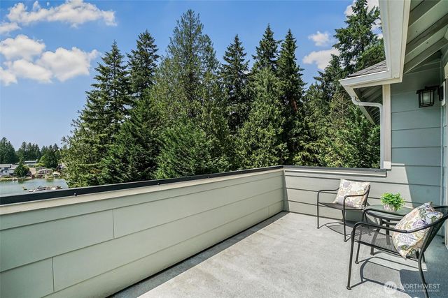 6106 207th Ave E, Bonney Lake, WA 98391
