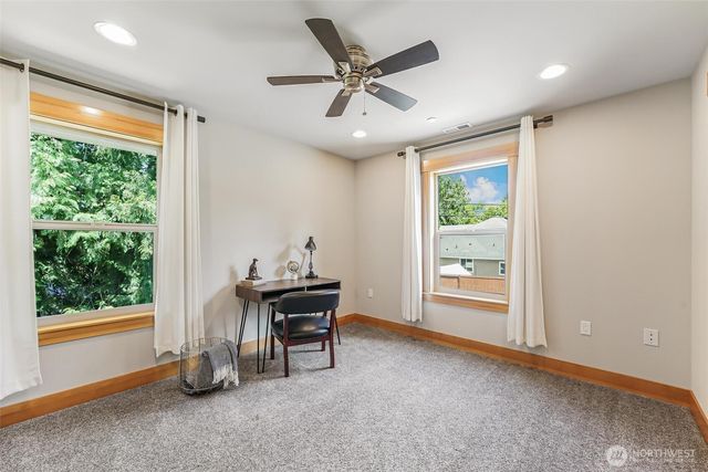 6106 207th Ave E, Bonney Lake, WA 98391