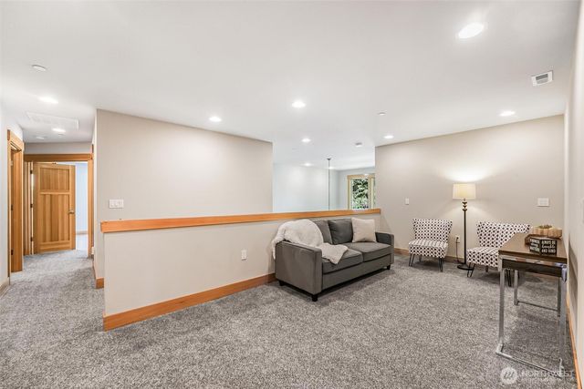 6106 207th Ave E, Bonney Lake, WA 98391