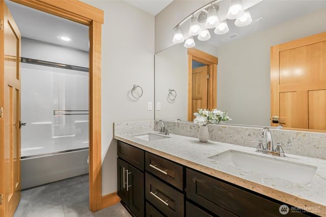 6106 207th Ave E, Bonney Lake, WA 98391