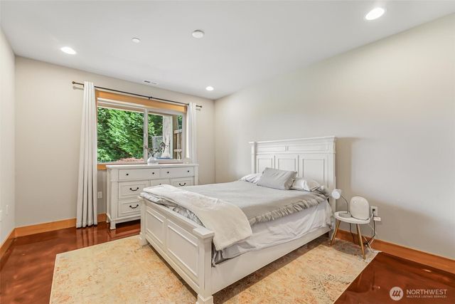 6106 207th Ave E, Bonney Lake, WA 98391