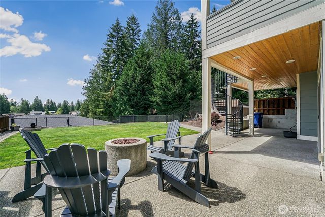 6106 207th Ave E, Bonney Lake, WA 98391