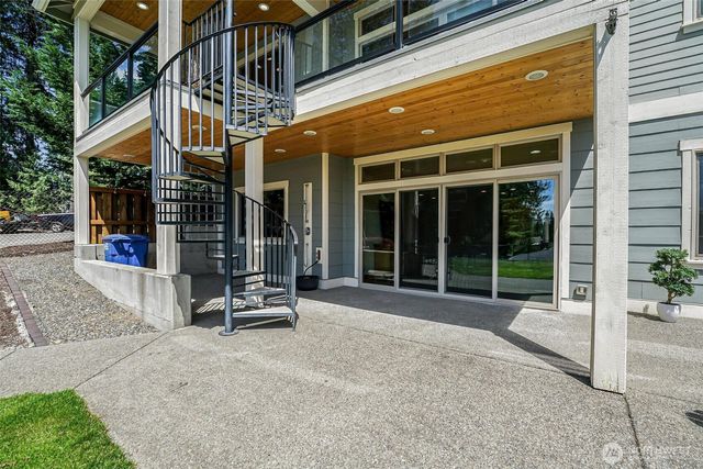 6106 207th Ave E, Bonney Lake, WA 98391