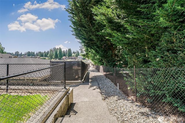 6106 207th Ave E, Bonney Lake, WA 98391
