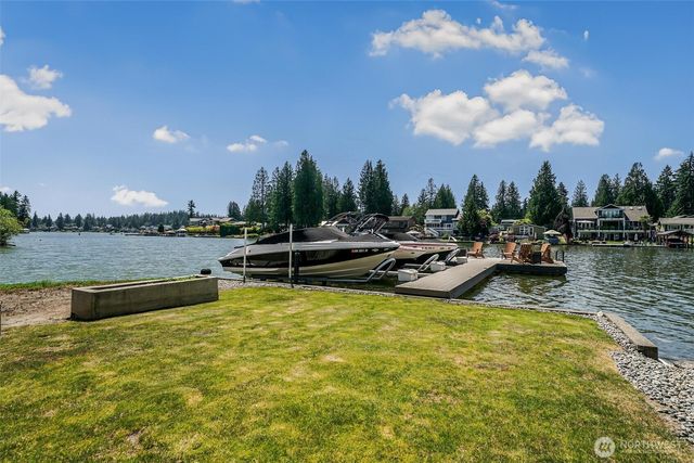 6106 207th Ave E, Bonney Lake, WA 98391