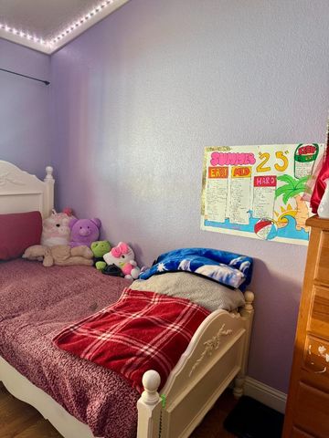 1363 Merganser Court, Newman, CA 95360