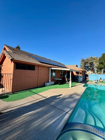 1363 Merganser Court, Newman, CA 95360