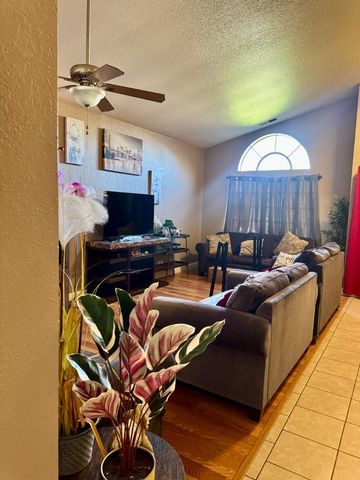 1363 Merganser Court, Newman, CA 95360