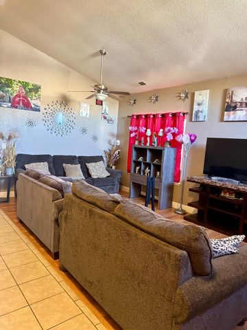 1363 Merganser Court, Newman, CA 95360