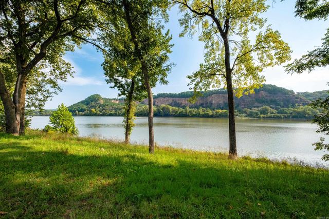 2520 Riverfront Dr Apt 2, Little Rock, AR 72202