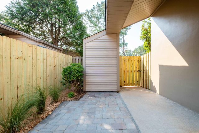 2520 Riverfront Dr Apt 2, Little Rock, AR 72202