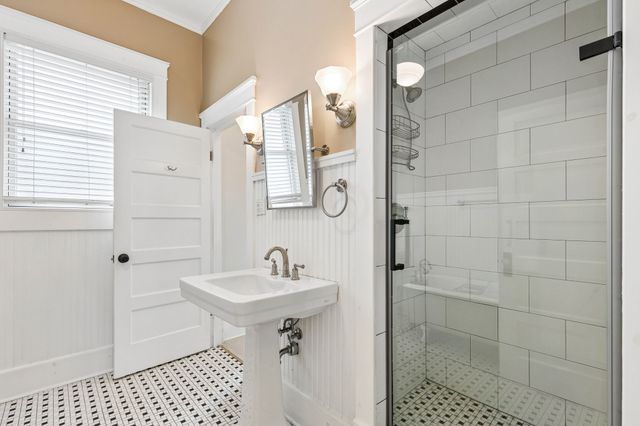 714 Woodlawn Avenue, Dallas, TX 75208