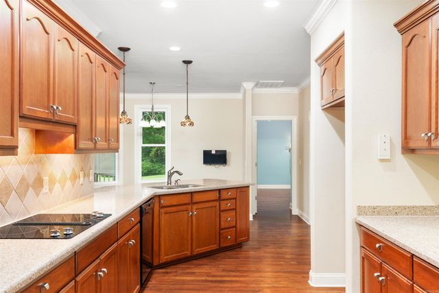 1 Versalles Lane, Hot Springs Village, AR 71909