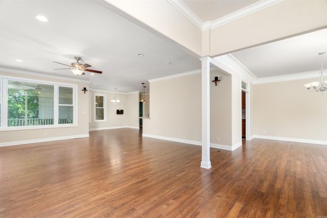 1 Versalles Lane, Hot Springs Village, AR 71909