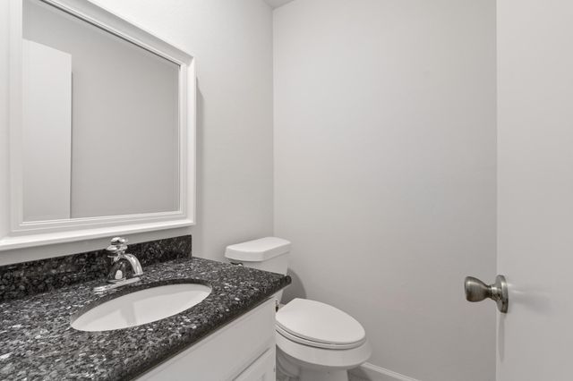 512 Eberhart LN 1402, Austin, TX 78745