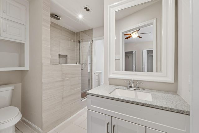 512 Eberhart LN 1402, Austin, TX 78745