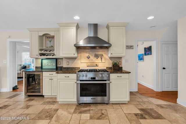 13 Beacon Boulevard, Sea Girt, NJ 08750