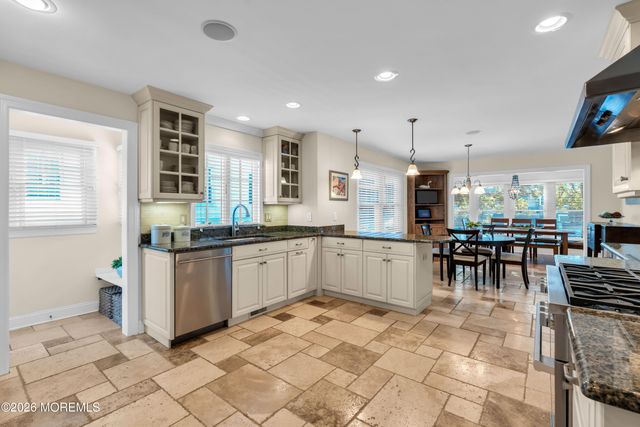 13 Beacon Boulevard, Sea Girt, NJ 08750