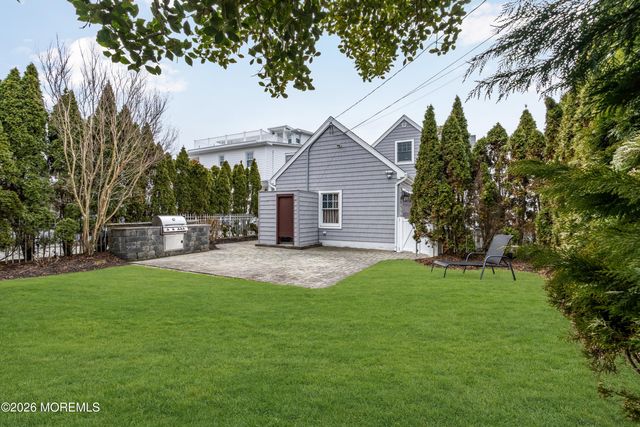 13 Beacon Boulevard, Sea Girt, NJ 08750