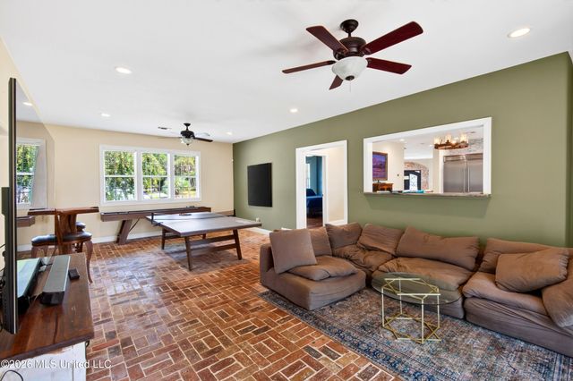 1143 2nd Street, Gulfport, MS 39501